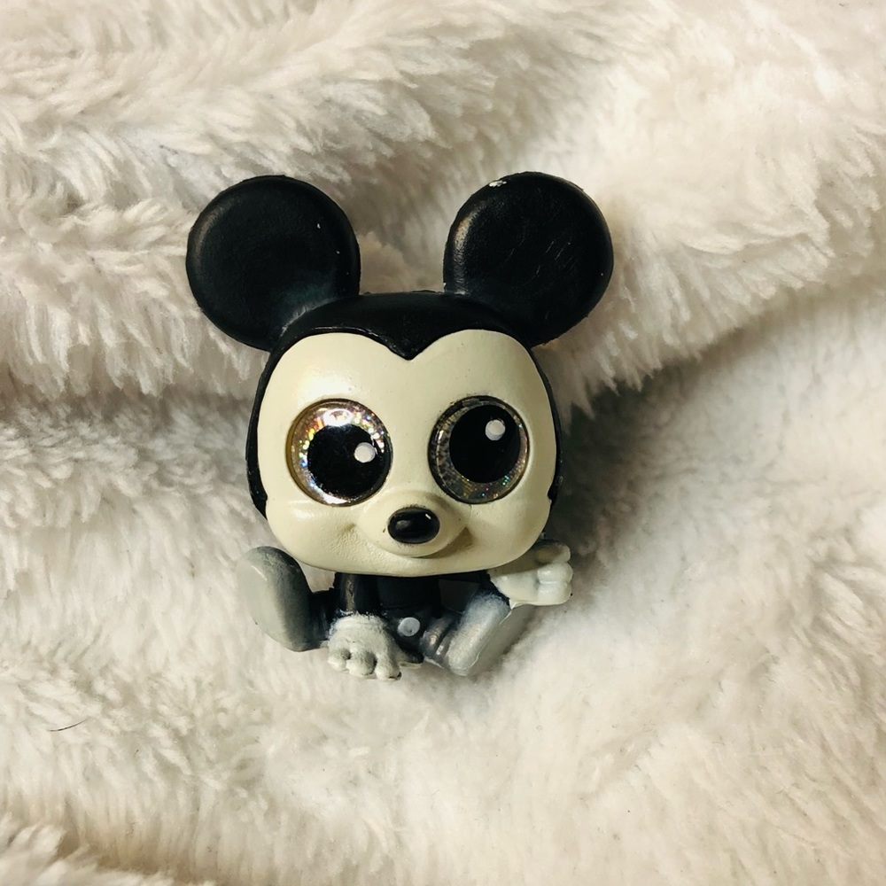 Disney Doorables RARE BLACK AND WHITE Mickey figure collectible toys OPENED NEW